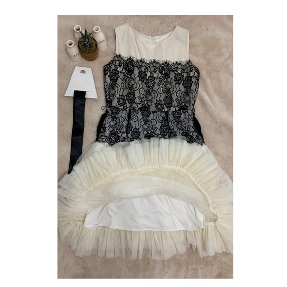 Gorgeous Chantilly Place Girls Dress 🖤 - Picture 4 of 6